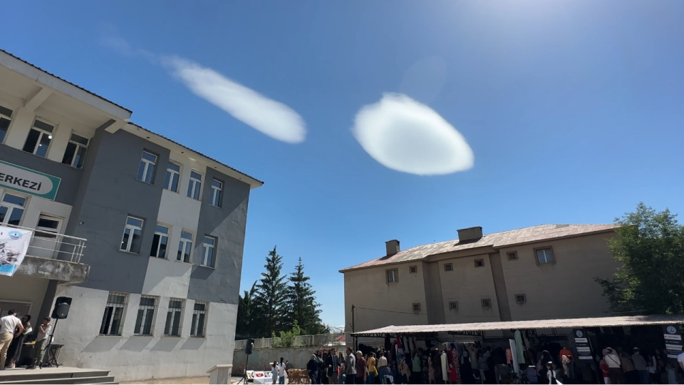 Yüksekova semalarında nadir görülen doğa olayı