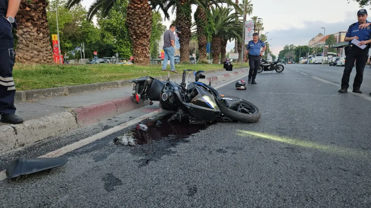Fatih'te 3 motosiklet birbirine girdi! 1'i ağır 5 yaralı