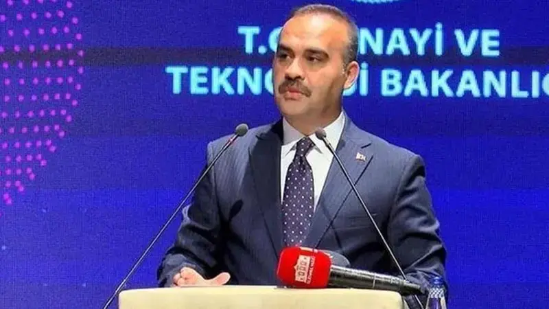 Bakan Kacır: Ülkemizin yerli atomik saati uzaya fırlatıldı