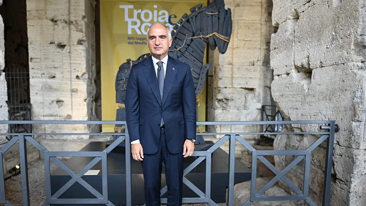 Roma'nın kalbi Kolezyum'da Troya'nın hikâyesi dünyayla buluştu: Troya, 221 eserle kolezyum'da