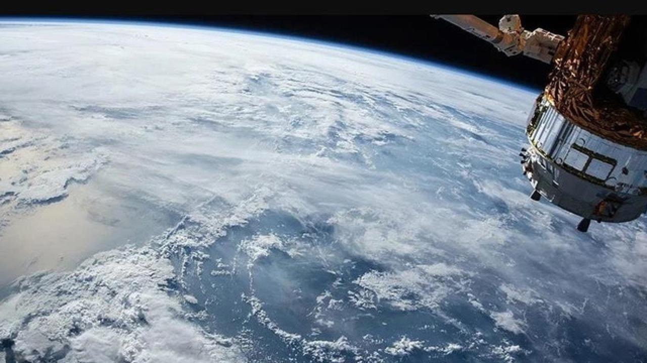Uzayda acil durum: Hava sızıntısı astronotları sığınağa kaçırdı