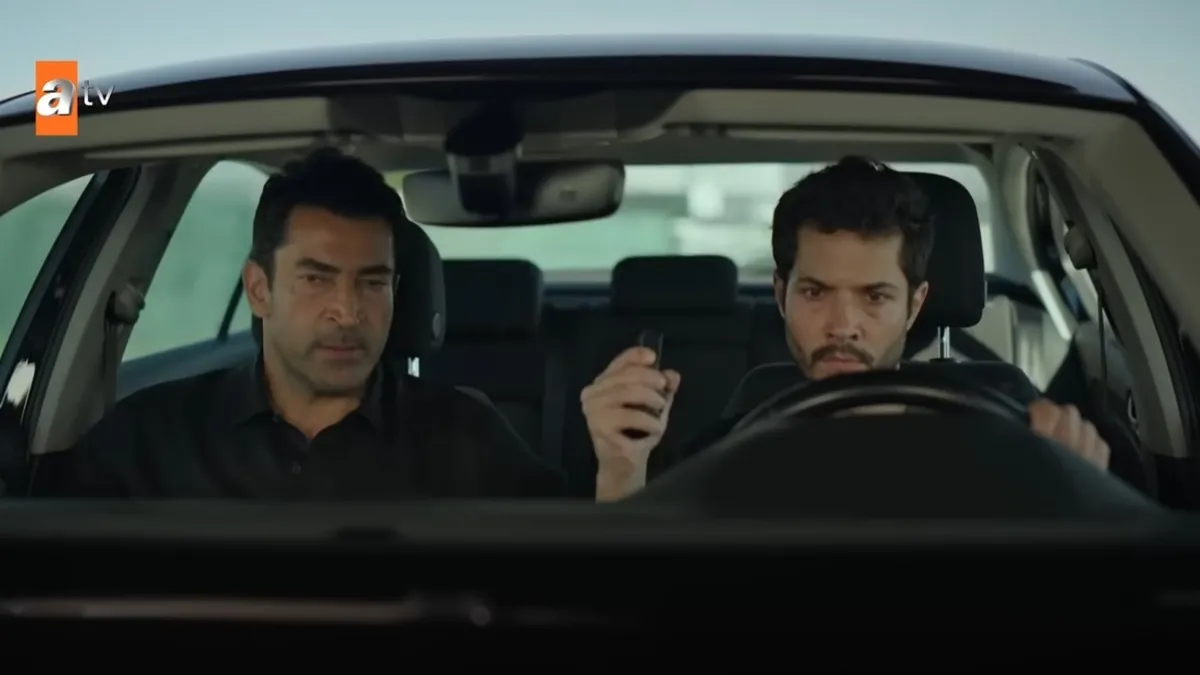 Efekan Can, Kenan İmirzalıoğlu ile ilk sahnesini anlattı: 'Tam bir abi'