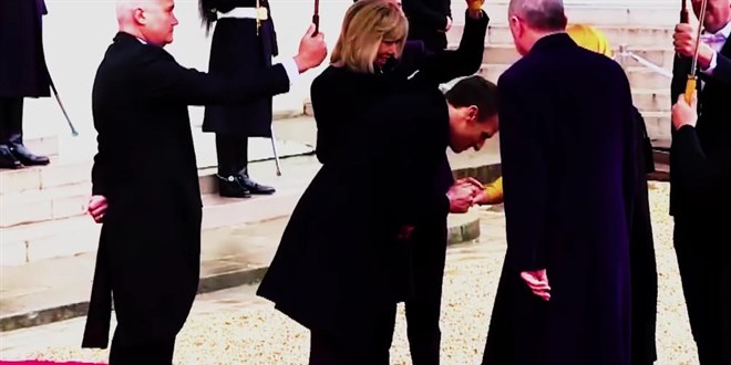 Emine Erdoğan, Macron'un elini öpmesine izin vermedi