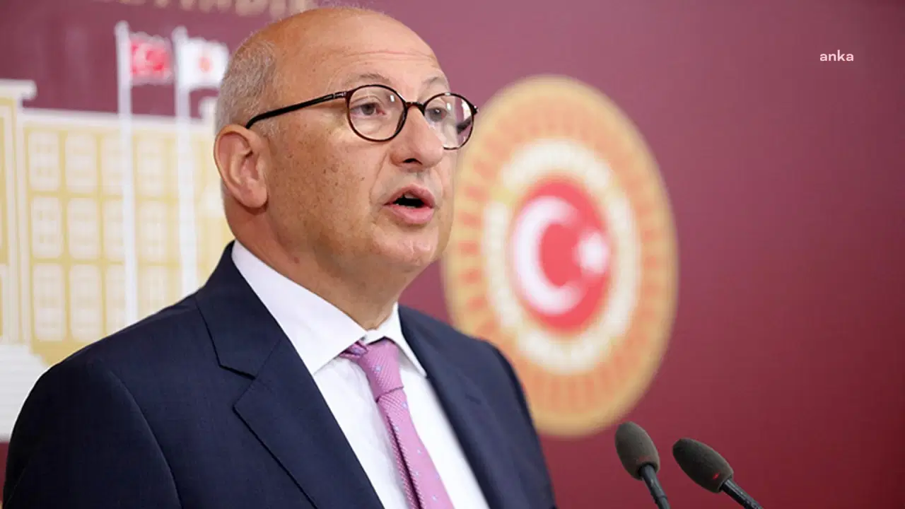 CHP’li Utku Çakırözer’den NATO akreditasyonlarına tepki: ‘AKP iktidarına yakıştı’
