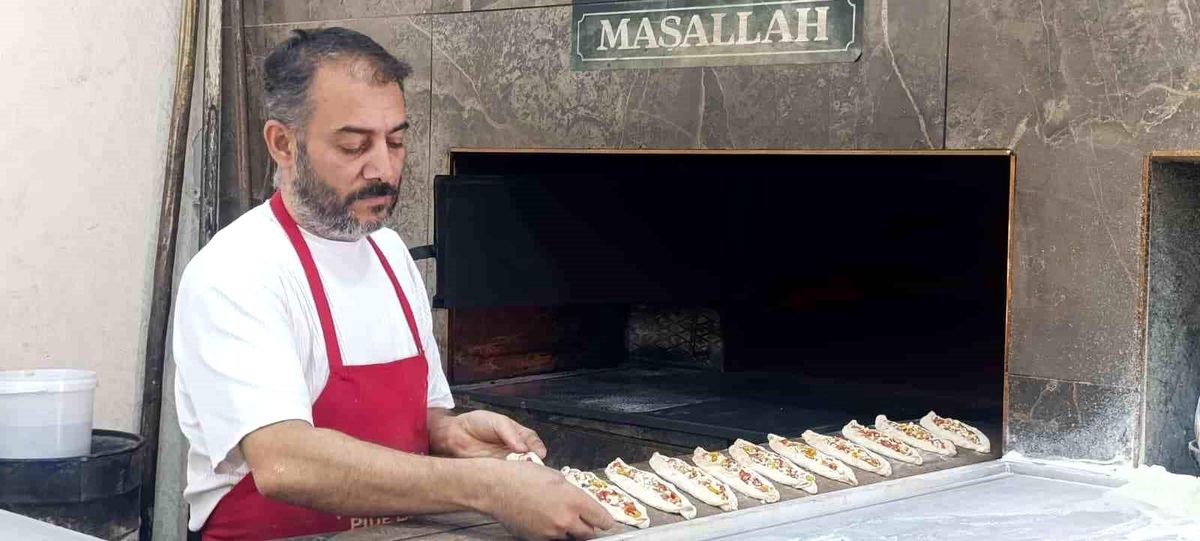 Kavurucu sıcakta ekmek mesaisi