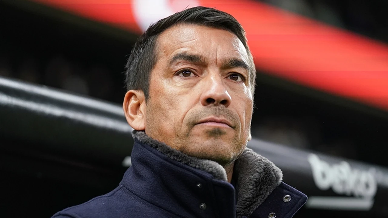 Beşiktaş'ta da çalışmıştı: Liverpool'dan Giovanni van Bronckhorst kararı