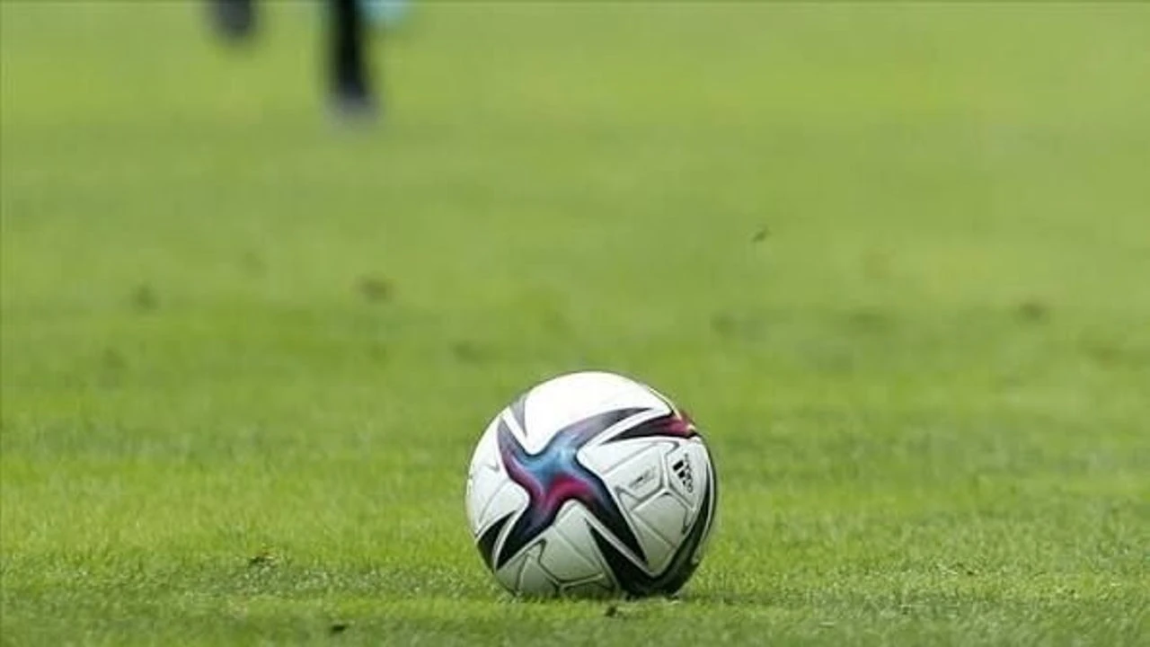 İki kez Ballon d'Or kazanan efsane futbolcu kansere yenik düştü