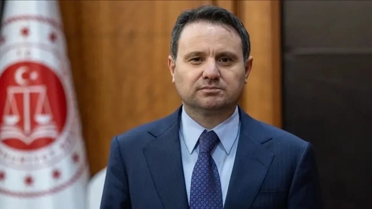 Bakan Gürlek duyurdu: "Yeni nesil suç örgütlerine eleman temin ettiği tespit edilen 117 şüpheliye yönelik operasyon başlatıldı!"