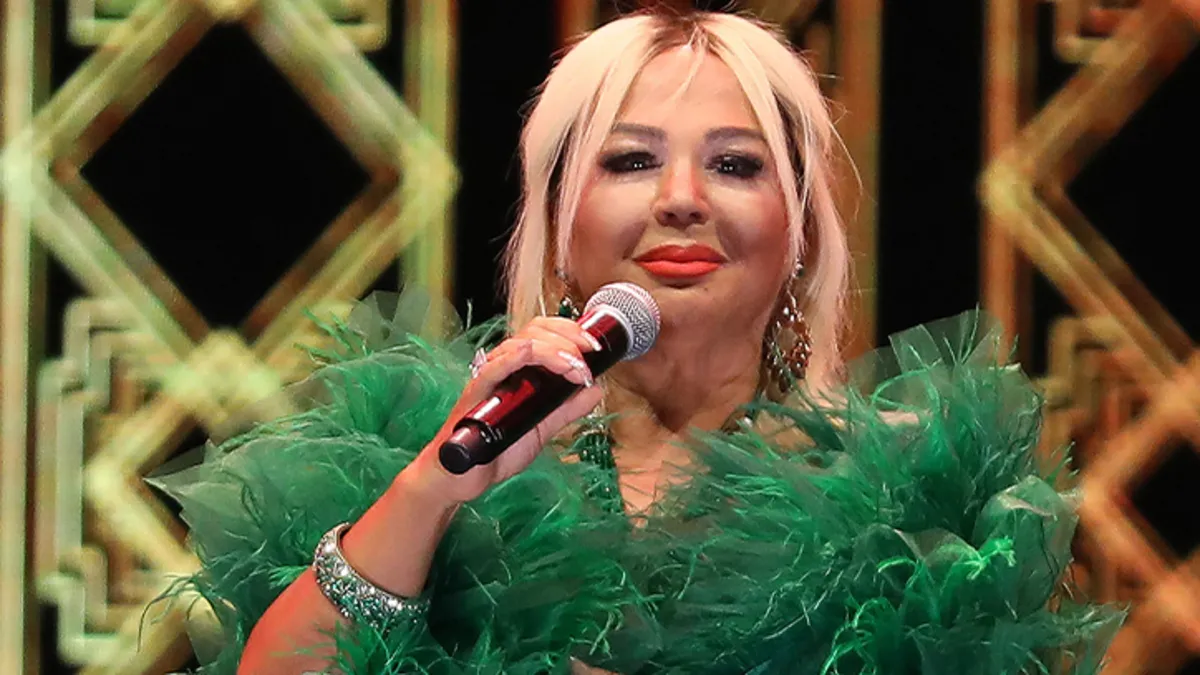 Safiye Soyman’ın boğaz manzaralı lüks evi sosyal medyayı salladı! Bakan bir daha baktı: İnsanın ömrü uzar
