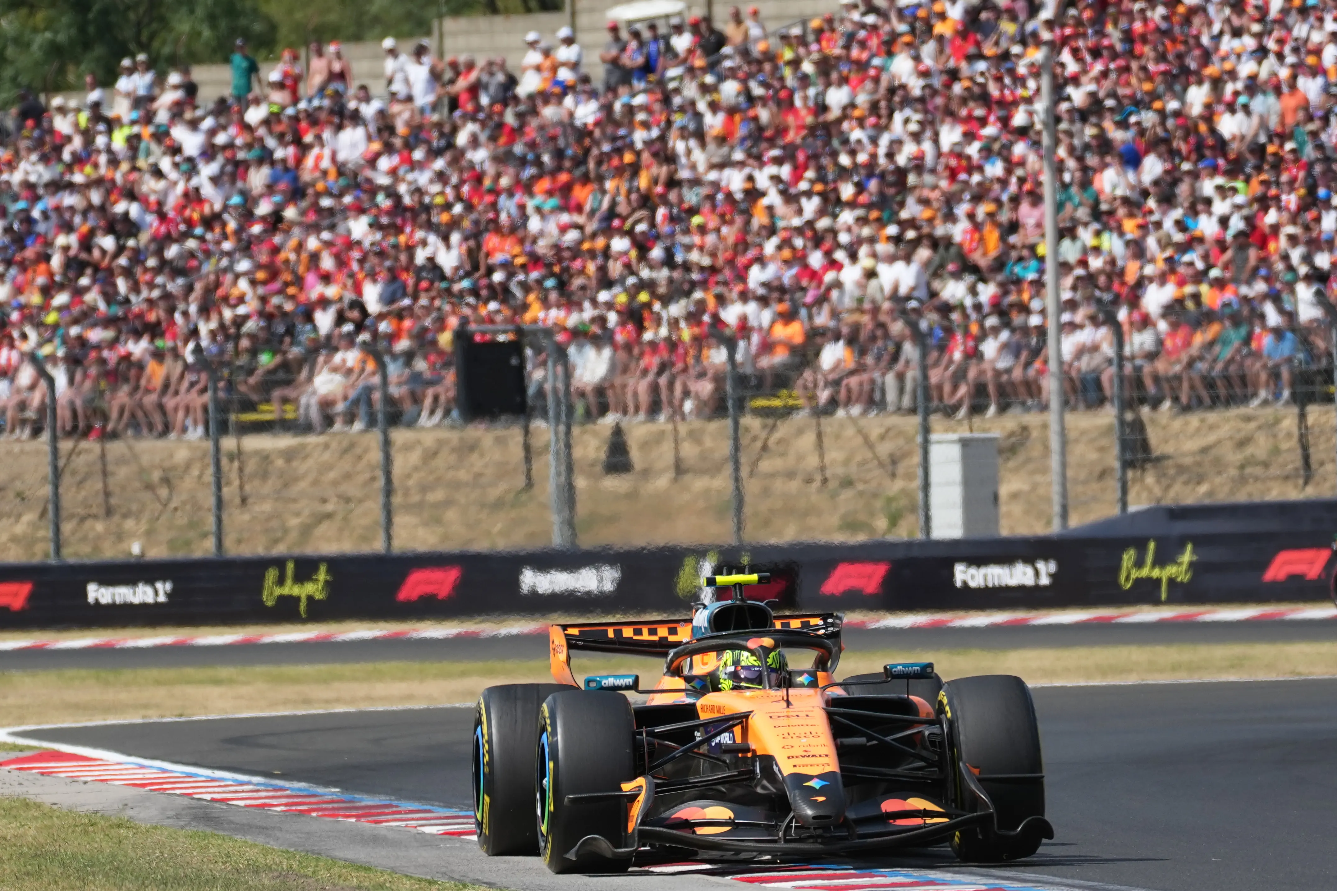 Macaristan Grand Prix'sinde zafer Lando Norris'in!
