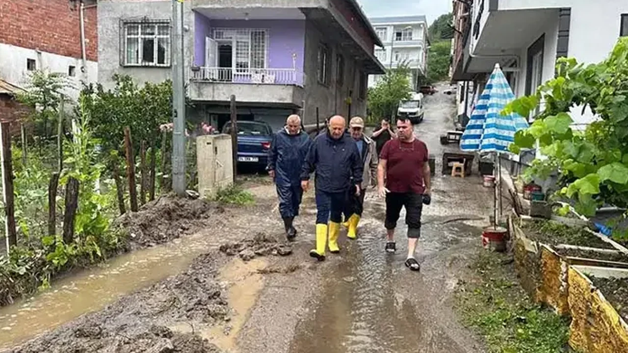 Ordu'yu Sağanak Vurdu: Ev ve İş Yerlerini Su Bastı