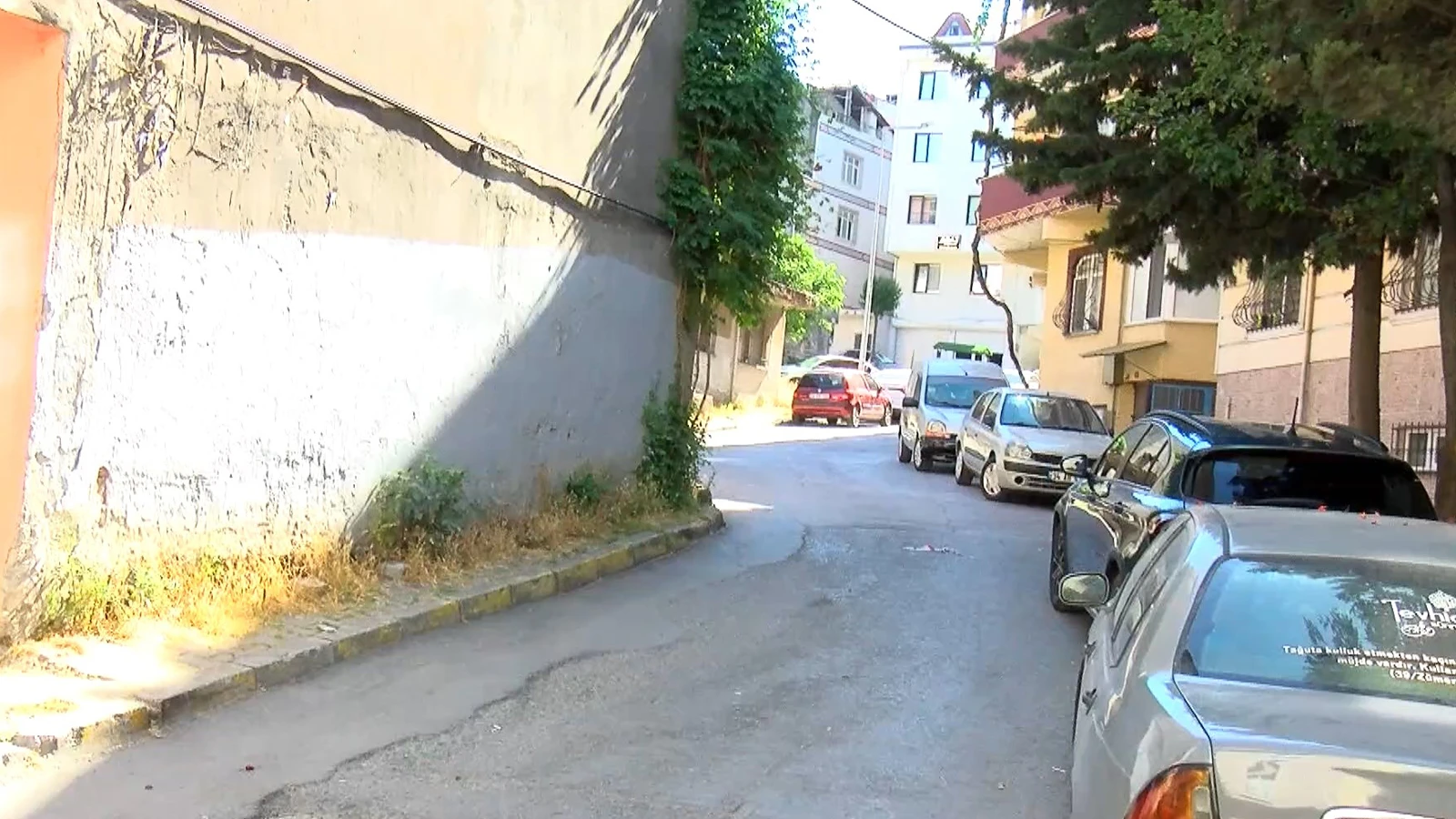 İstanbul'da silahlı gasp! Otomobilin lastiklerini patlatıp 2,5 milyon lirayı çaldılar