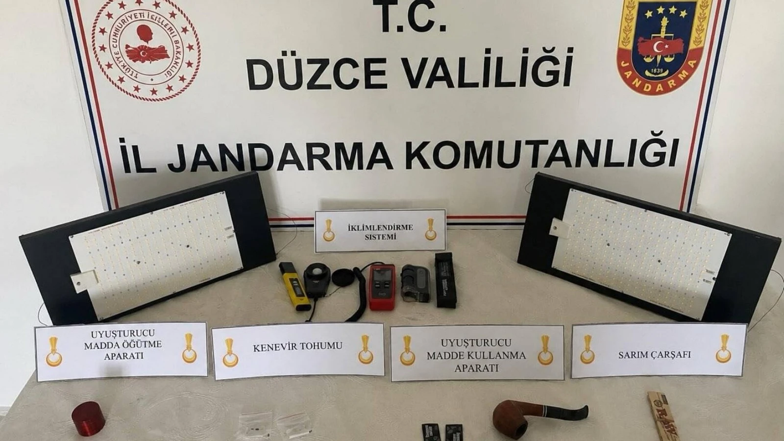 Düzce'de kaçakçılık ve uyuşturucu operasyonu: 10 şüpheli yakalandı