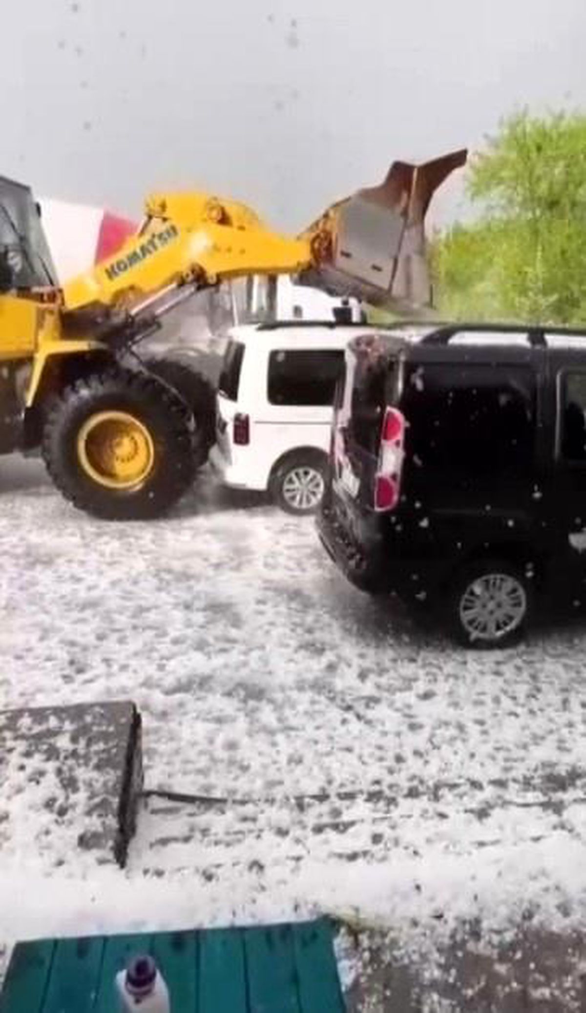 Kars'ta fındık büyüklüğünde dolu yağdı: Akyaka ve Arpaçay beyaza büründü