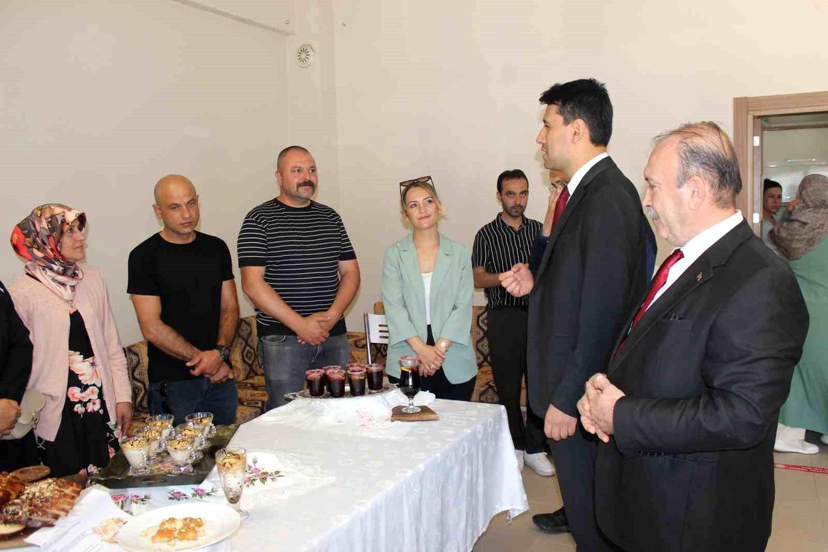Beylikovalı kursiyerler belgelerini aldı