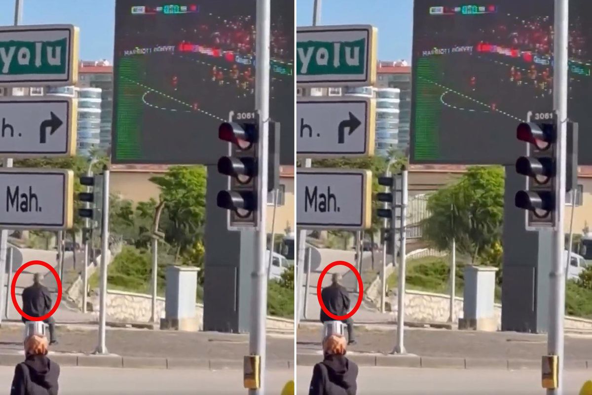 Burası Ankara'nın göbeği! Milli maçı dev ekranda tek başına izledi