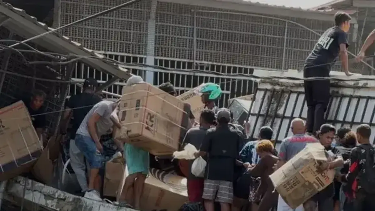 Venezuela'da depremin izleri silinmeden yağma skandalı! Polisler bile rafları boşalttı