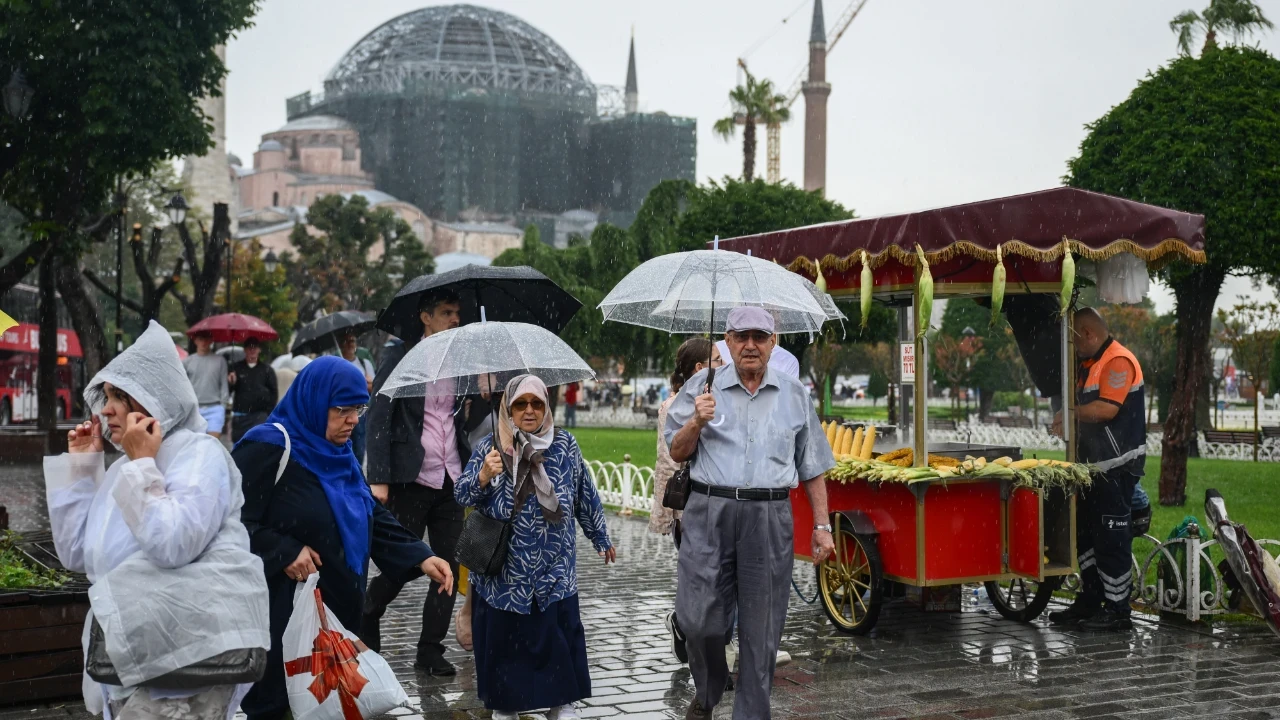 AFAD: 18 bin 705 personel sahada görev yapıyor
