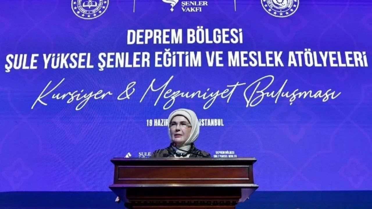 Emine Erdoğan, Şule Yüksel Şenler Vakfı'nın ‘Deprem Bölgesi Kursiyer ve Mezuniyet Buluşması’na katıldı