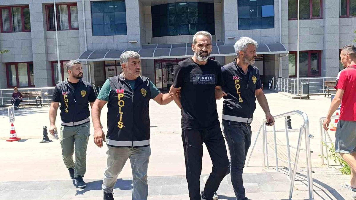 Manavgat'ta 25 yıl hapisle aranan firari hükümlü yakalandı