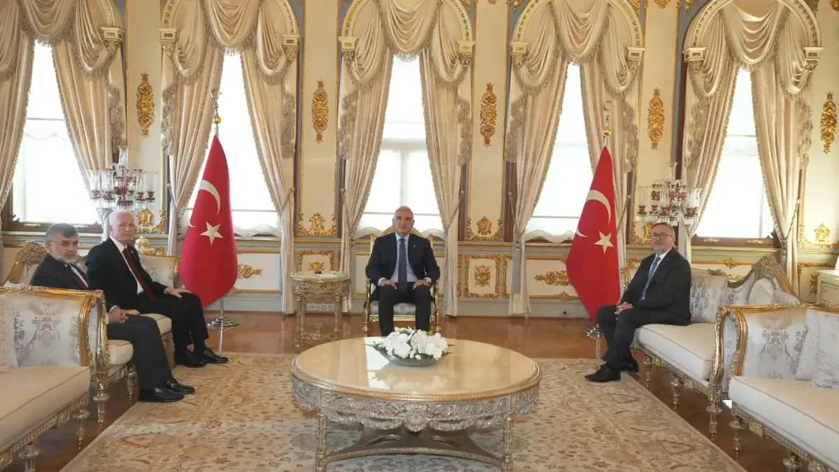 Kültür ve Turizm Bakanı Mehmet Nuri Ersoy, Vali Davut Gül'ü ziyaret etti
