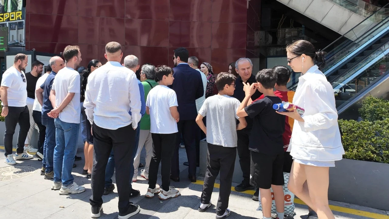 15 yıldır parasını ödedikleri evlerini alamadılar