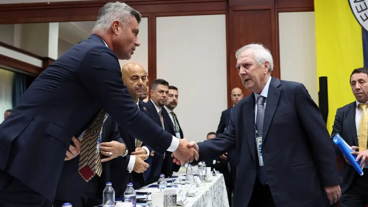 Aziz Yıldırım istemedi Sadettin Saran gitmekten vazgeçti: Olay iddia