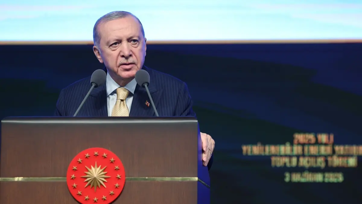 Siyasete kimse gölge düşüremez