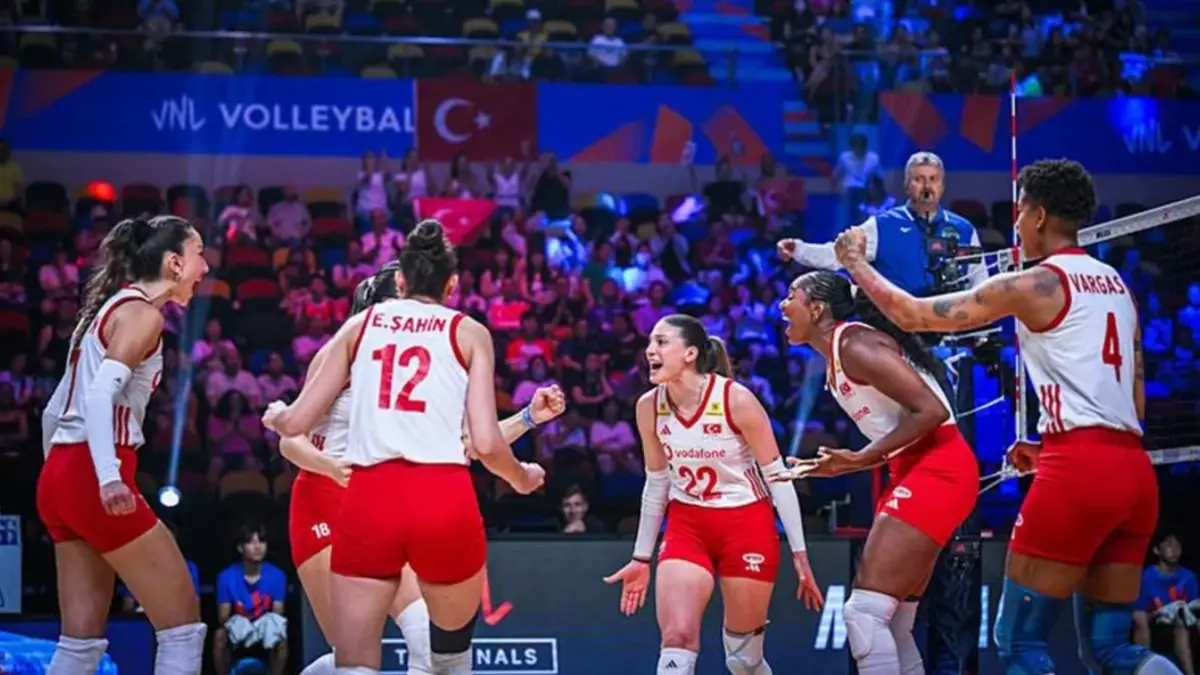 Filenin Sultanları, Çin'e set vermedi finale yükseldi!