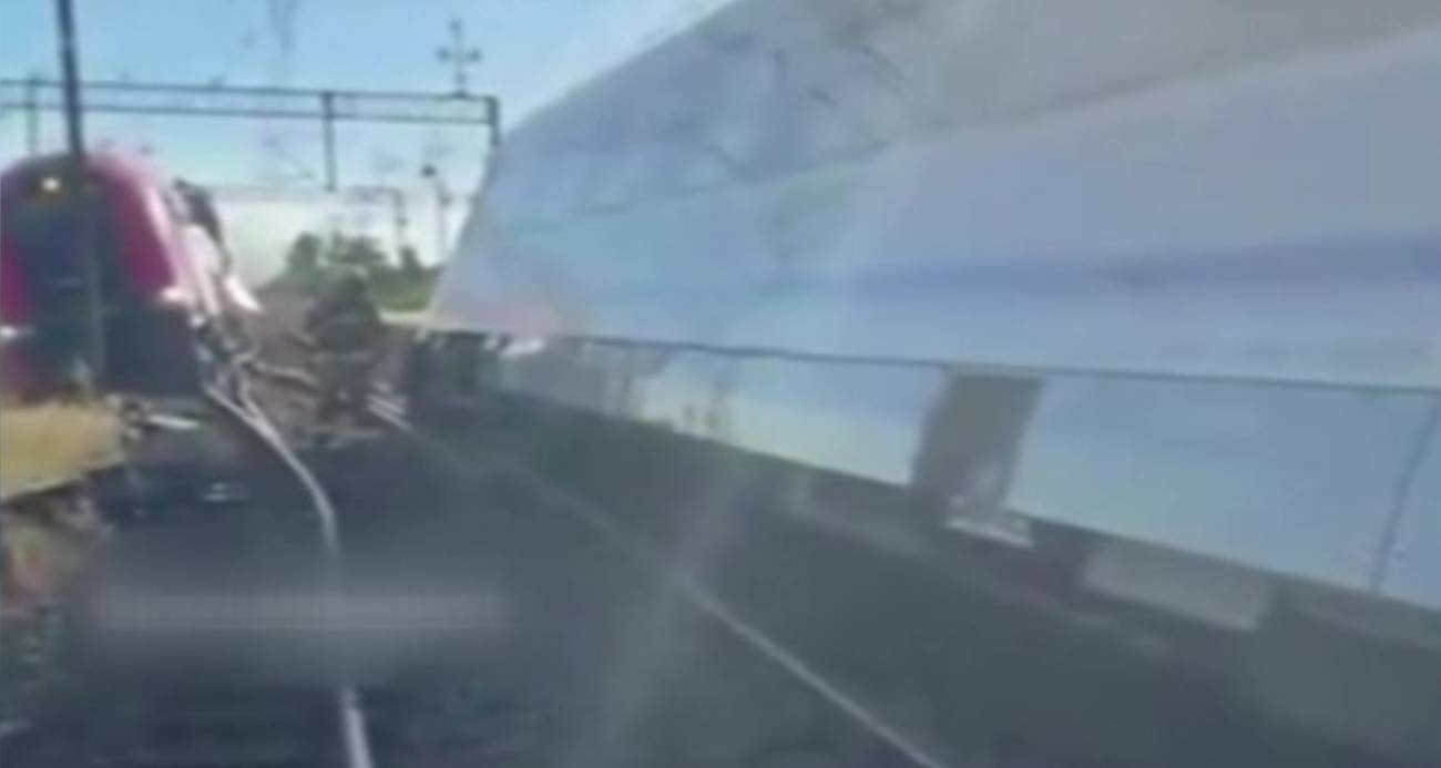 Polonya’da iki yolcu treni çarpıştı: 2 yaralı
