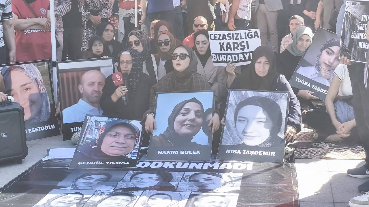Dilovası Katliamı Aileleri, Gebze Kent Meydanı’nda “Adalet Nöbeti” başlattı