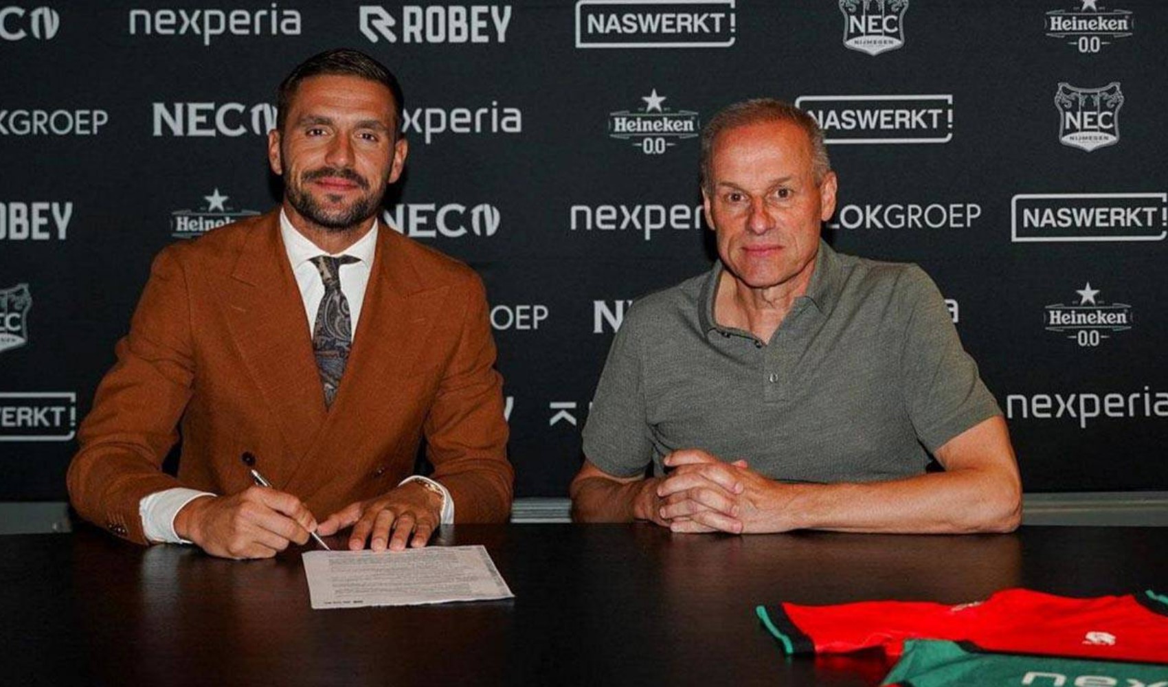 Dusan Tadic'in yeni takımı resmen belli oldu: NEC Nijmegen, Dusan Tadic ile 2 yıllık sözleşme imzalandığını açıkladı