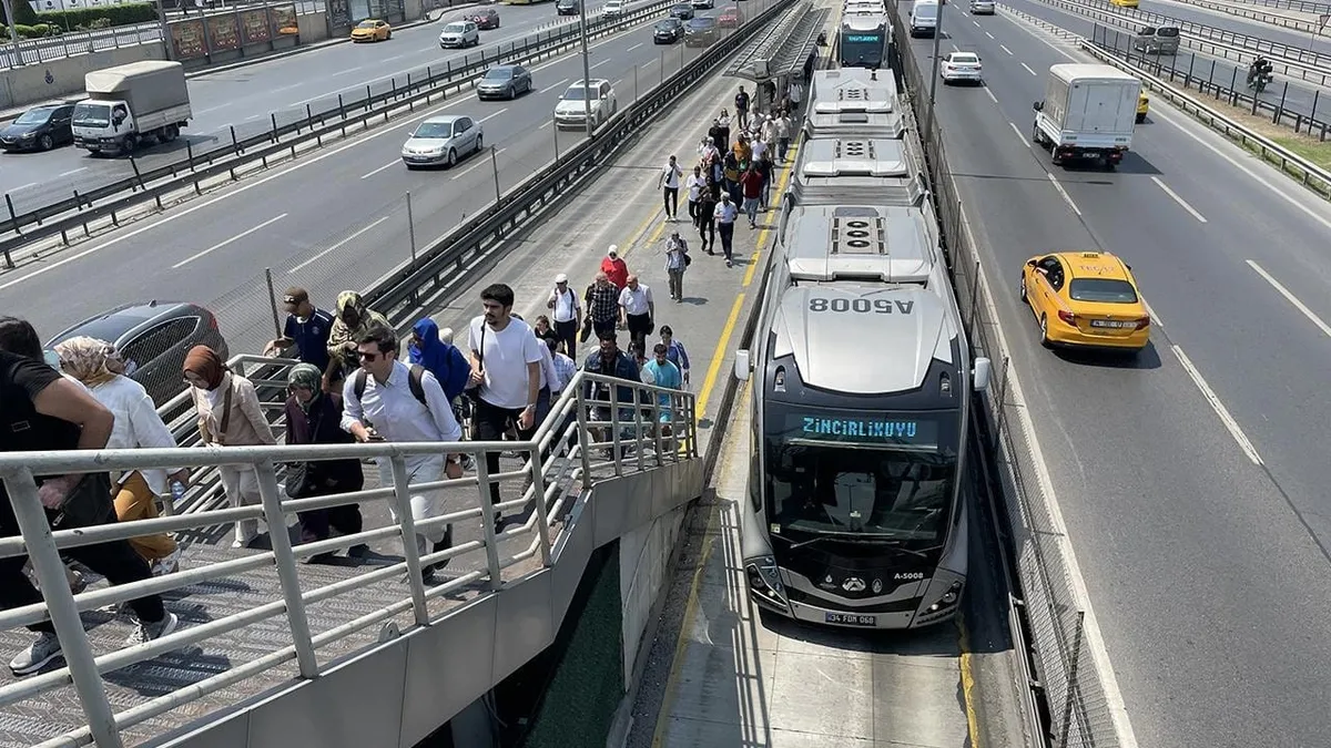 15 Temmuz'da metrobüsler FSM'den geçecek