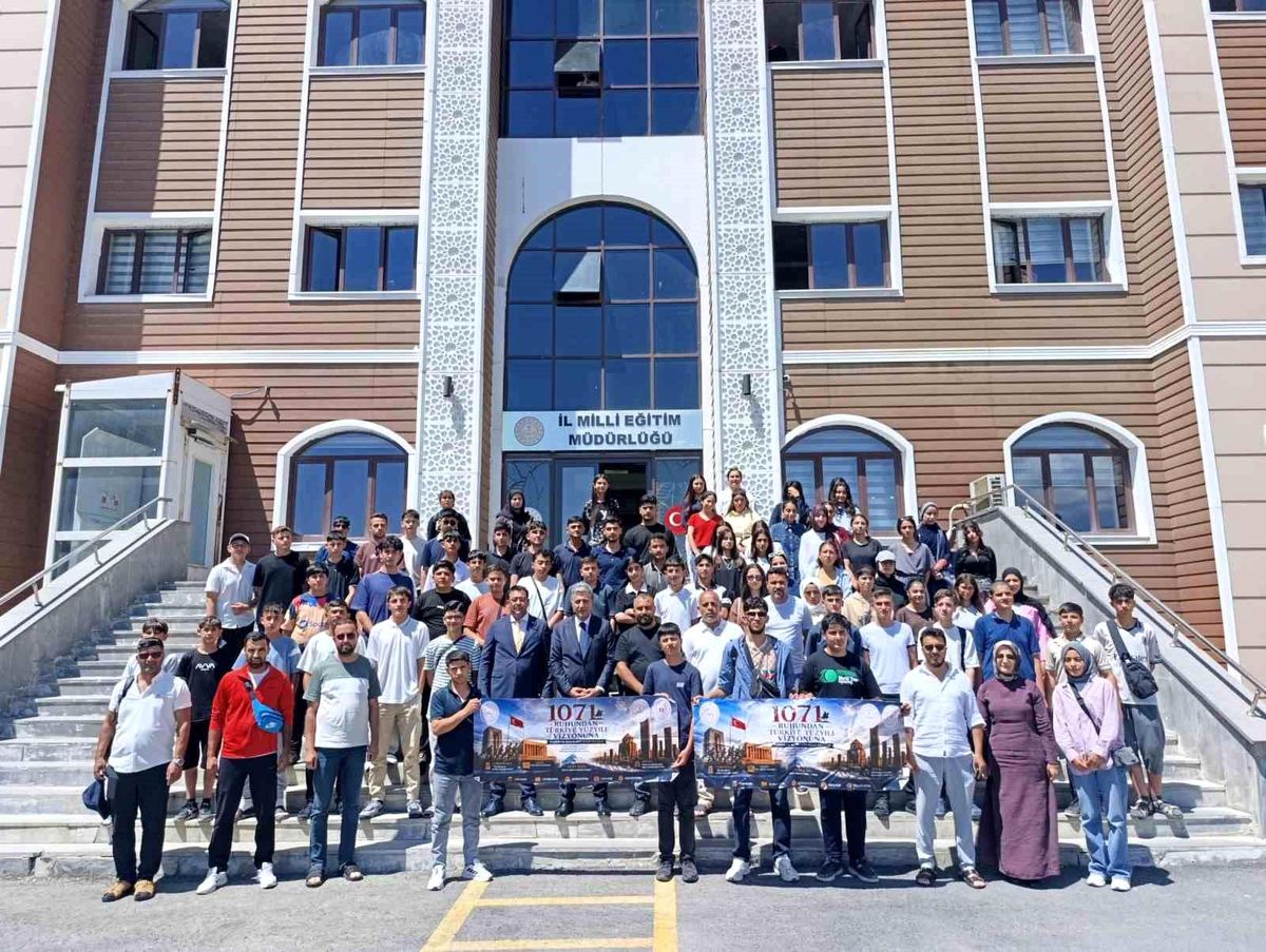 Ağrı'dan Ahlat, Çanakkale ve Ankara'ya Tarihi Gezi