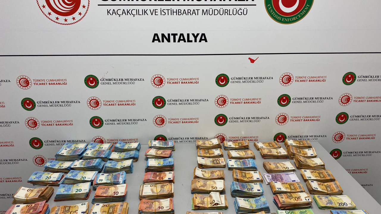 Antalya Havalimanı'nda ele geçirildi! Bebek bezi içine gizlenmiş