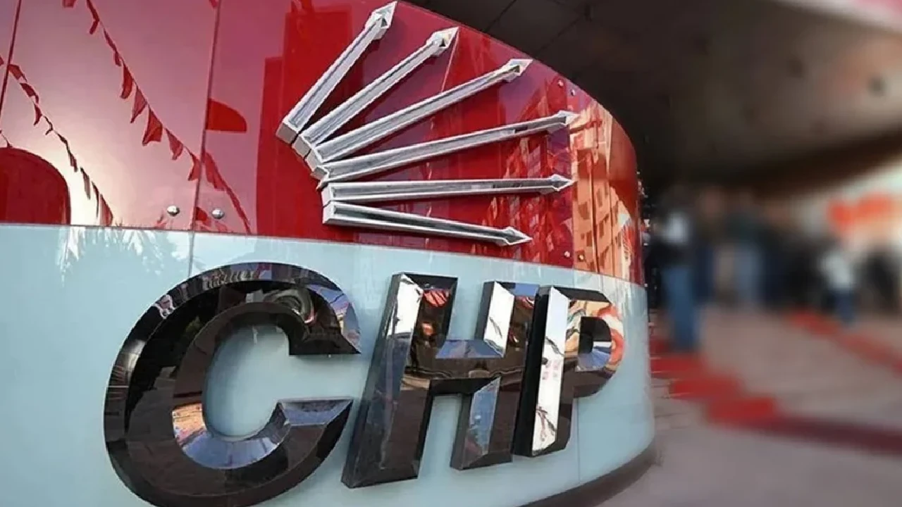 CHP’de istifa: Sandalye sayısı 137’ye düştü