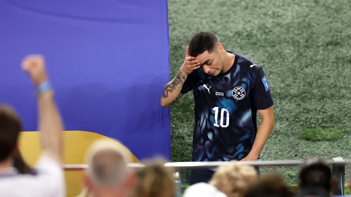 Almiron'un kırmızı kartı FIFA Dünya Kupası'nda ilk