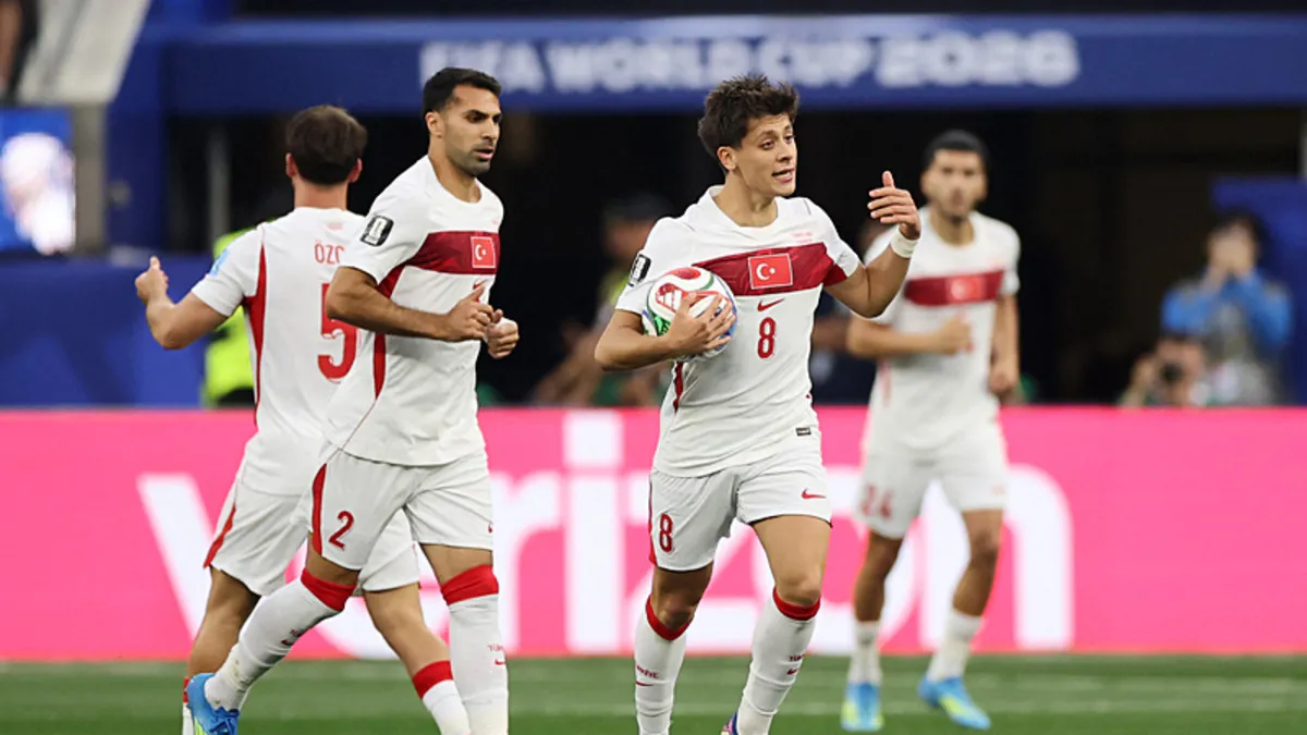 Dünya futbolunun efsaneleri Türkiye için üzüldü! Onu izlemeyi seviyorum