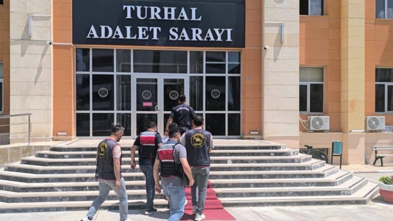 Tokat'ta 24 yıl kesinleşmiş cezası bulunan firari yakalandı