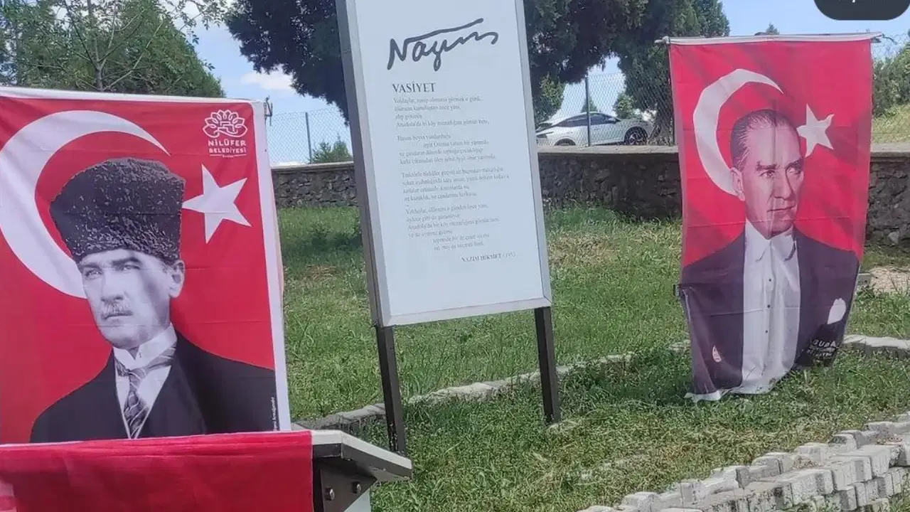 Nazım Hikmet, Bursa'daki anıt mezarı başında anıldı