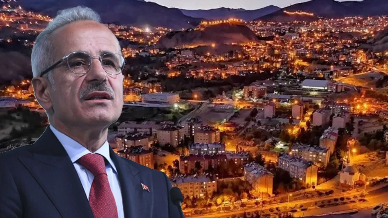 Hakkari’de tarihi toplu açılış: Bakan Uraloğlu 'Girilmez denilen vadilerde tüneller açılıyor' diyerek dev yatırımları hizmete sundu