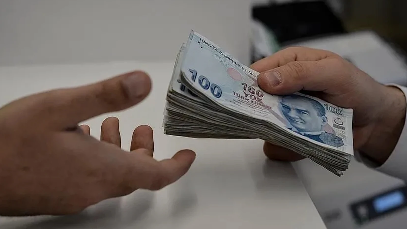 Emekliye 23.552 TL hesabı değişiyor: Kök maaş farkı, ek ödeme ve zamlı maaş takvimi belli oldu