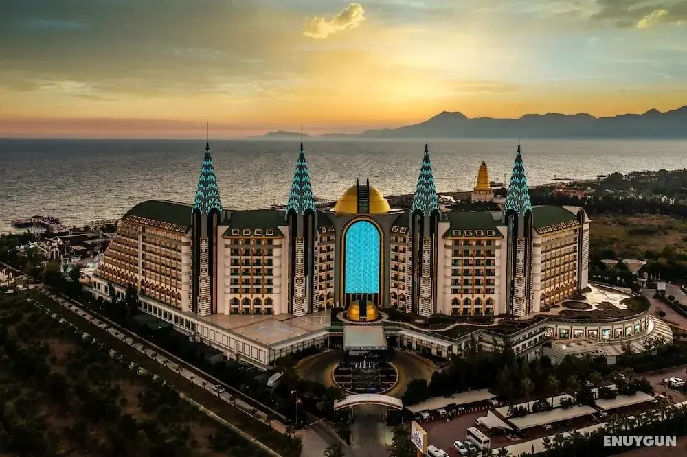 Alman Bild, Delphin Imperial’i Antalya’nın en iyi otelleri arasında gösterdi