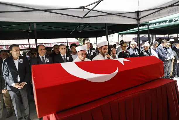 Şehit Piyade Astsubay Kıdemli Başçavuş Şahin'in cenazesi Mersin'de defnedildi