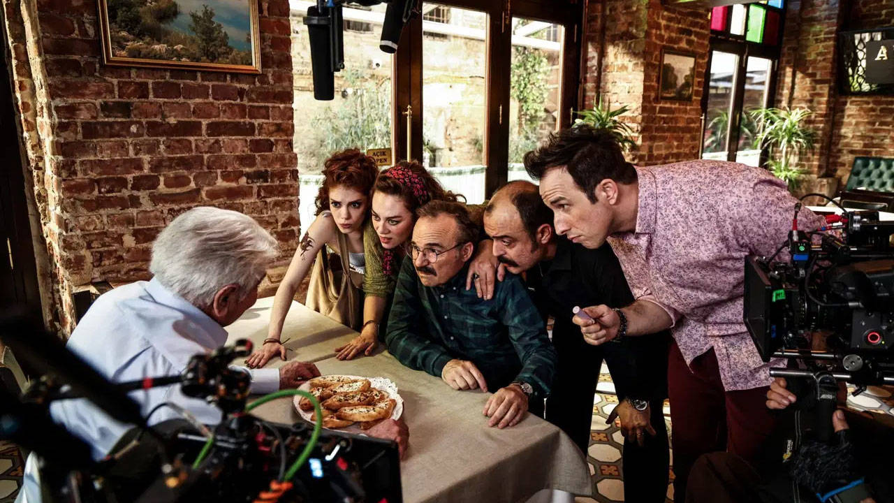 '2 Aile Arasında' filminin vizyon tarihi belli oldu!