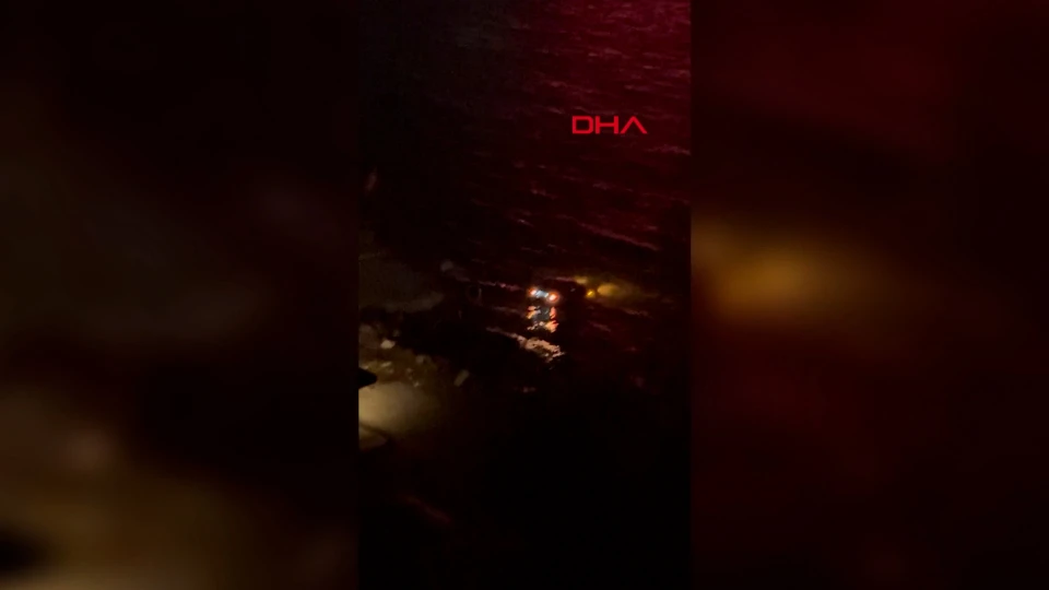 Sarıyer'de fren yerine gaza basan sürücü denize düştü