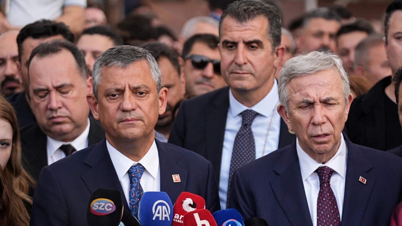 Özgür Özel'in kuracağı yeni partinin oy oranı AREA, anket sonuçlarını paylaştı