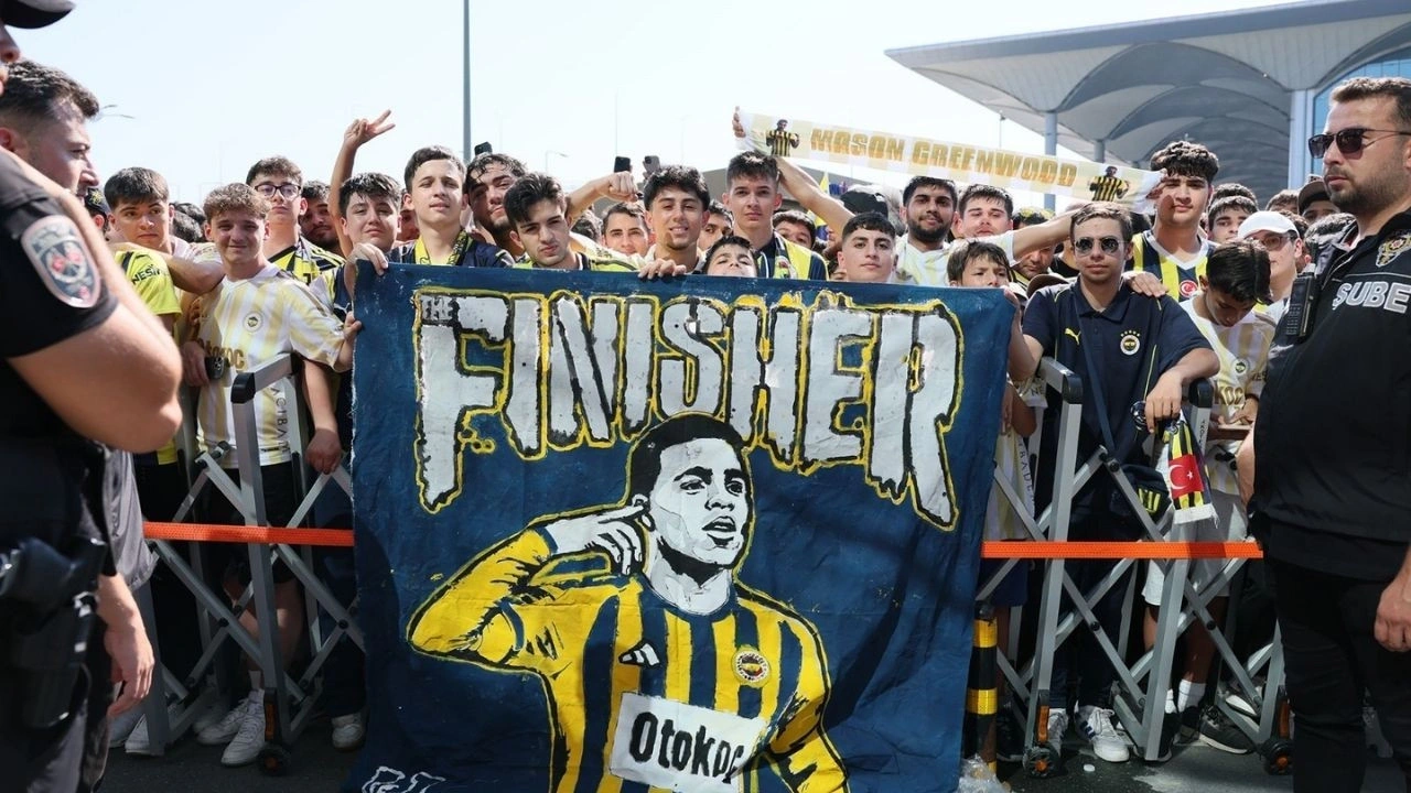 Fenerbahçe'den taraftarları çılgına çevirecek bir transfer daha: Anlaştıkları açıklandı