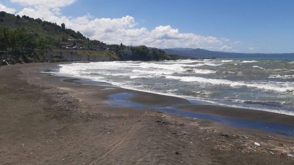 Trabzon ve Rize'de yarın denize girmek yasaklandı