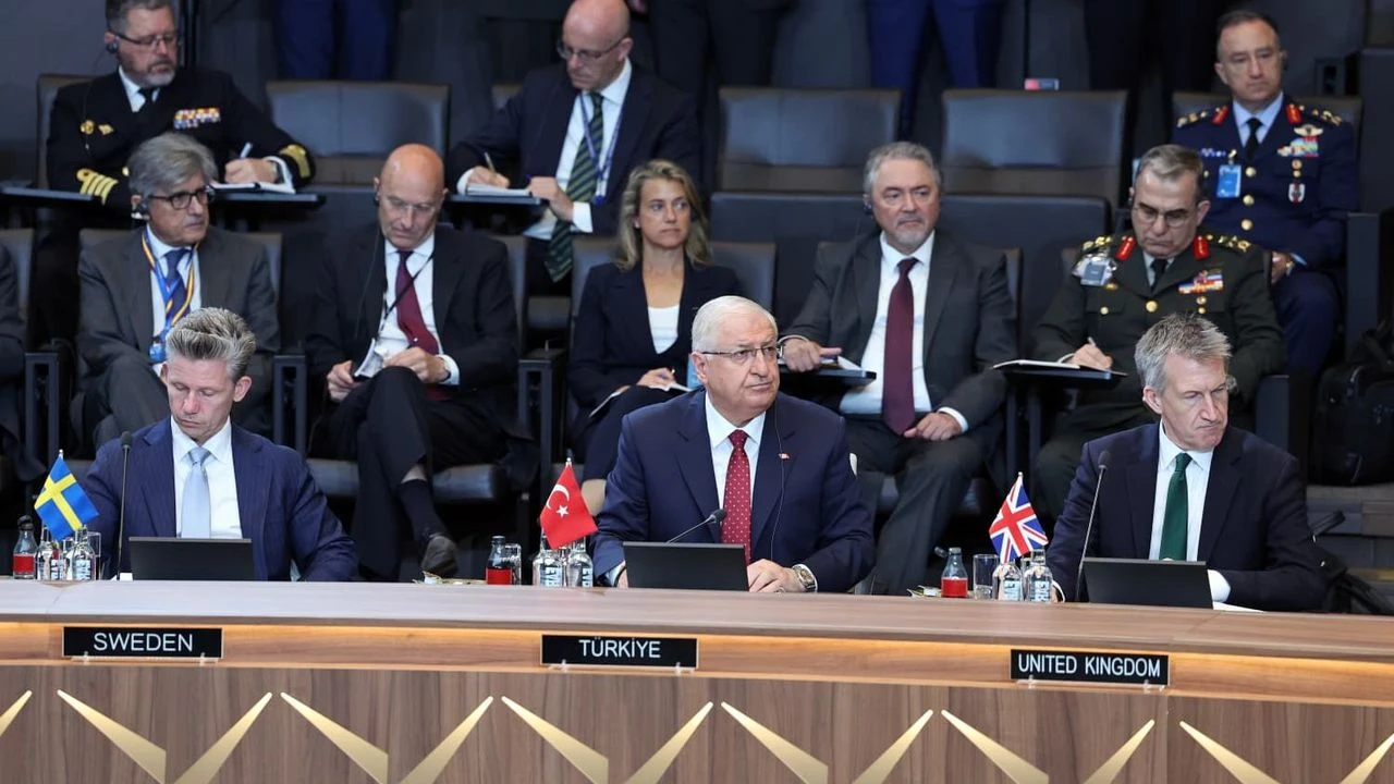 Brüksel'de kritik zirve: Bakan Güler, NATO Savunma Bakanları Toplantısı'nda